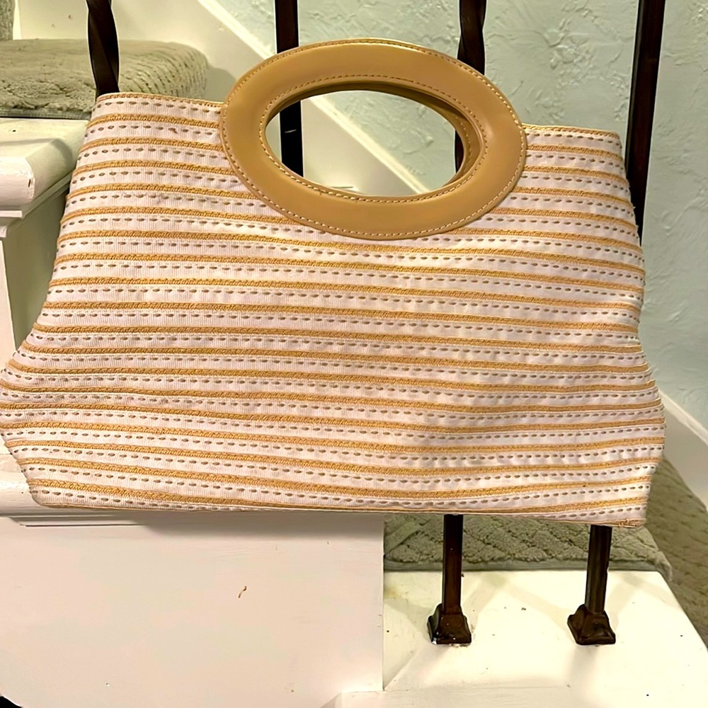 Vintage Liz Claiborne handbag. Excellent condition.